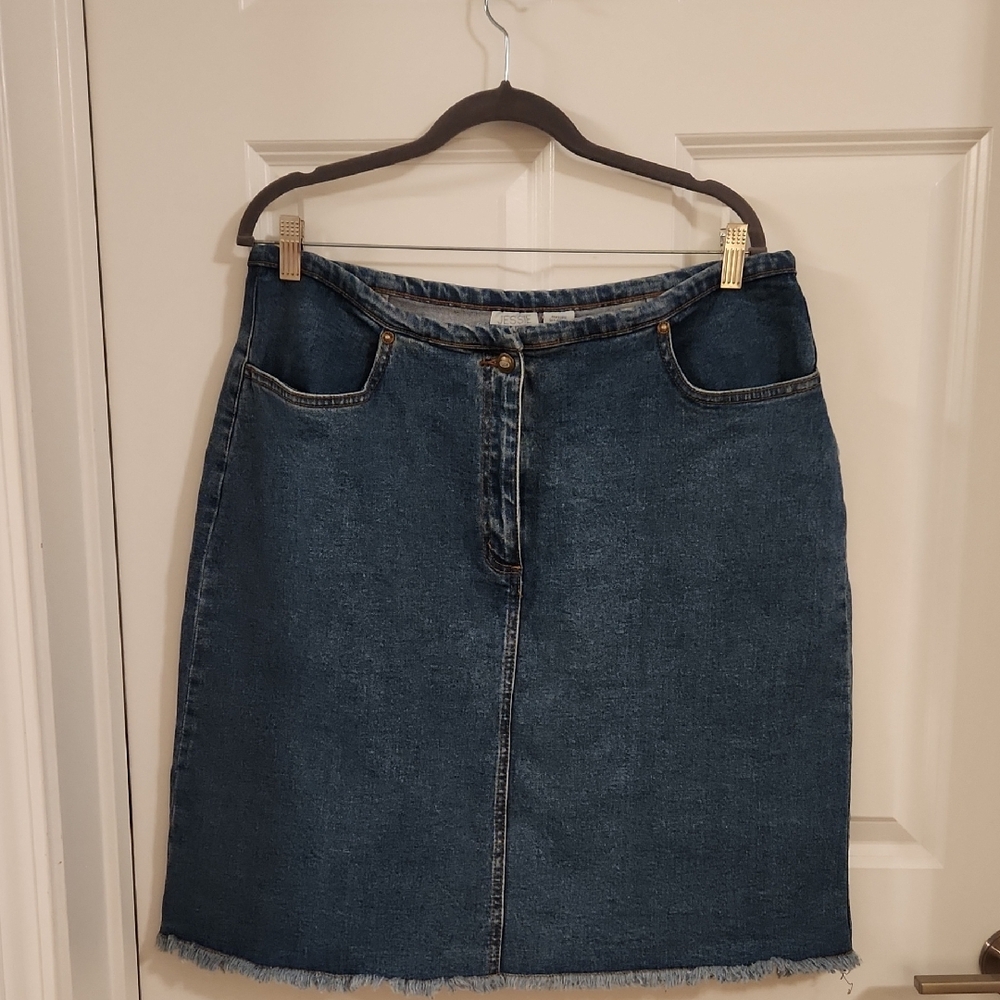 Blue Knee-Length Pencil Skirt for Casual Wear